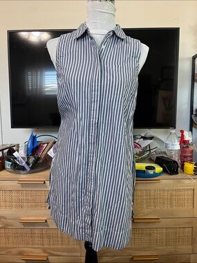 Sleeveless Striped tunic Shirt  
Navy and White 100% cotton